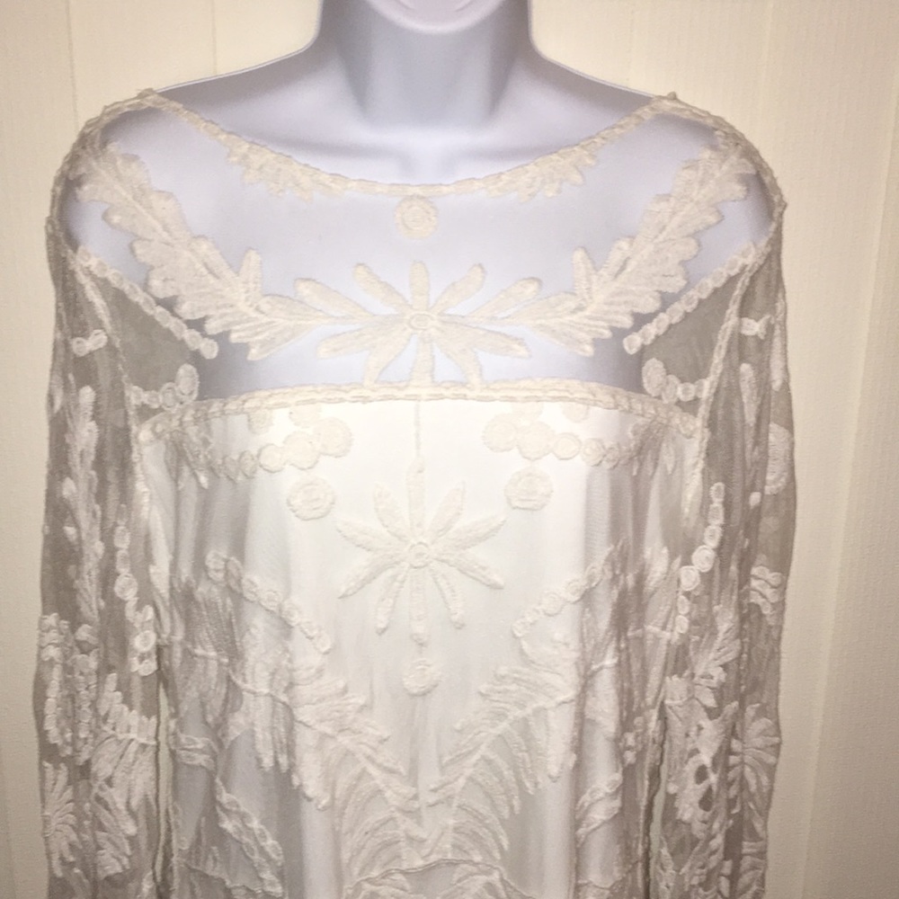 Lace Long Sleeve Dress - Picture 3 of 8